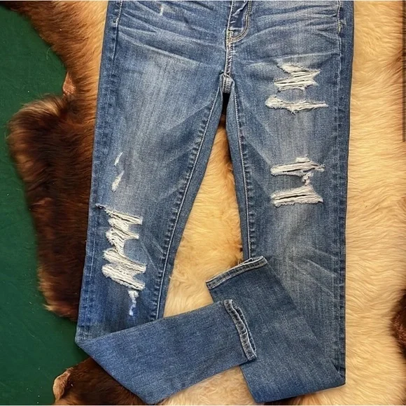 American Eagle Outfitters Women's Blue Distressed Jeans - Picture 2 of 6